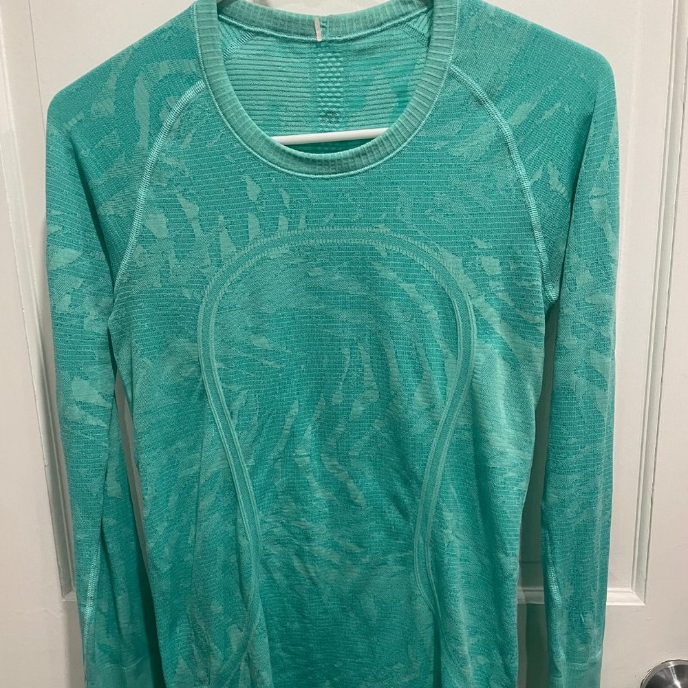 Lululemon long sleeve shirt